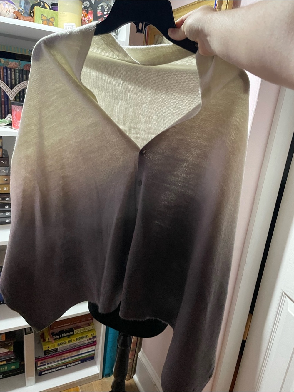 Lightweight cashmere shawl